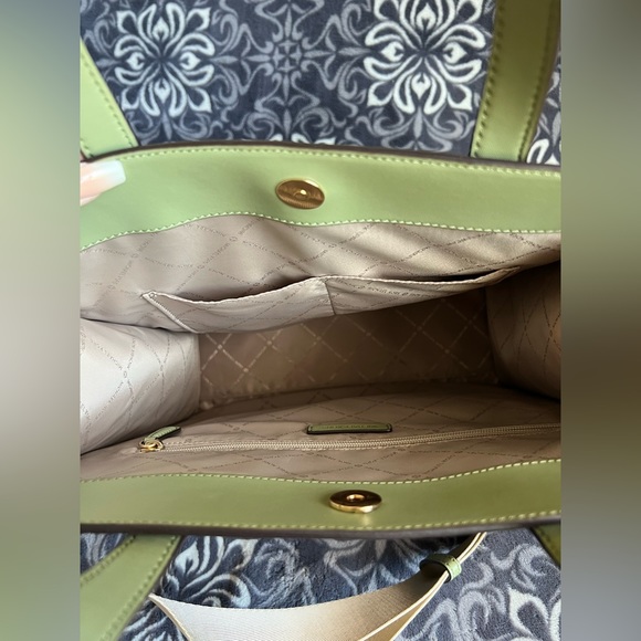 Michael Kors Kenly Large Tote Shoulder Bag (Light Sage) - Picture 2 of 9